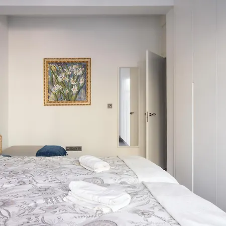 Nuevo Lujo Centro De + Wifi . Parking Apartment *